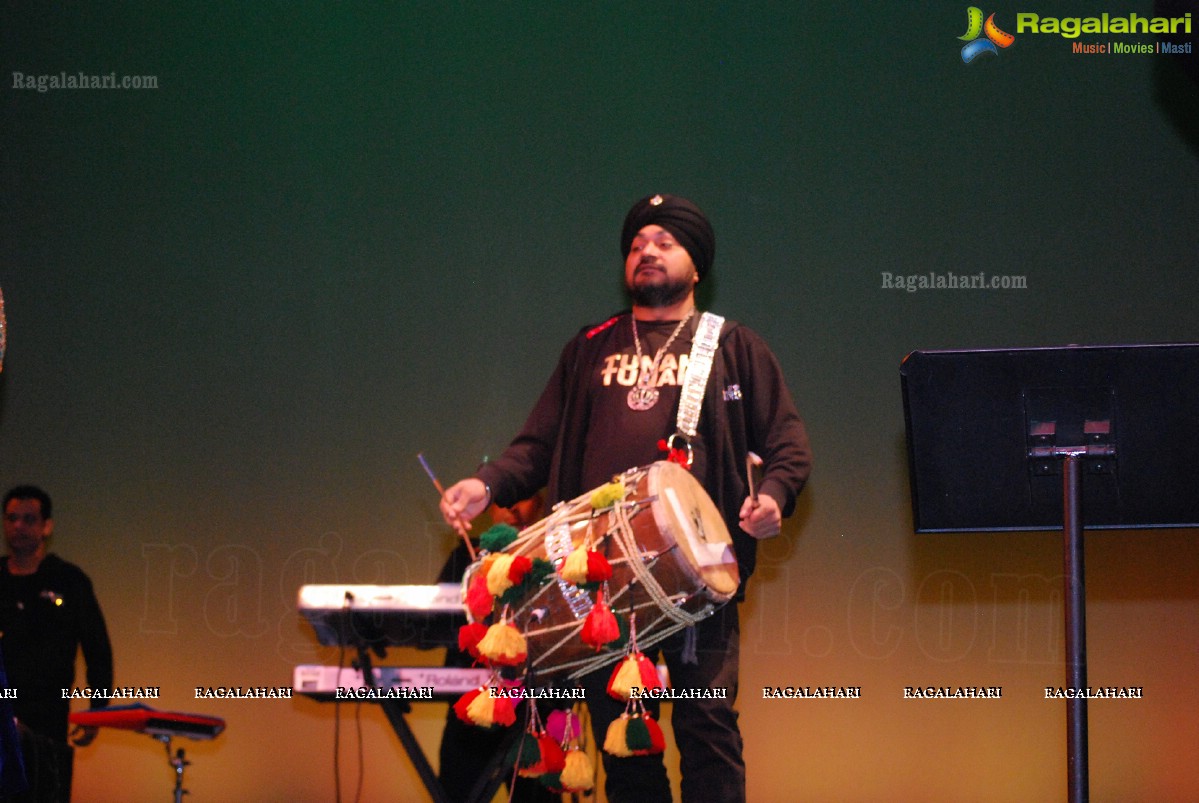 Daler Mehndi Tunak Tunak Live 2013 at Chabot College, Hayward, California, USA