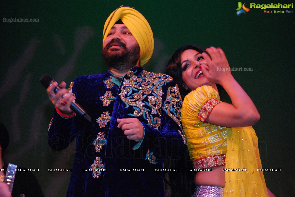 Daler Mehndi Tunak Tunak Live 2013 at Chabot College, Hayward, California, USA