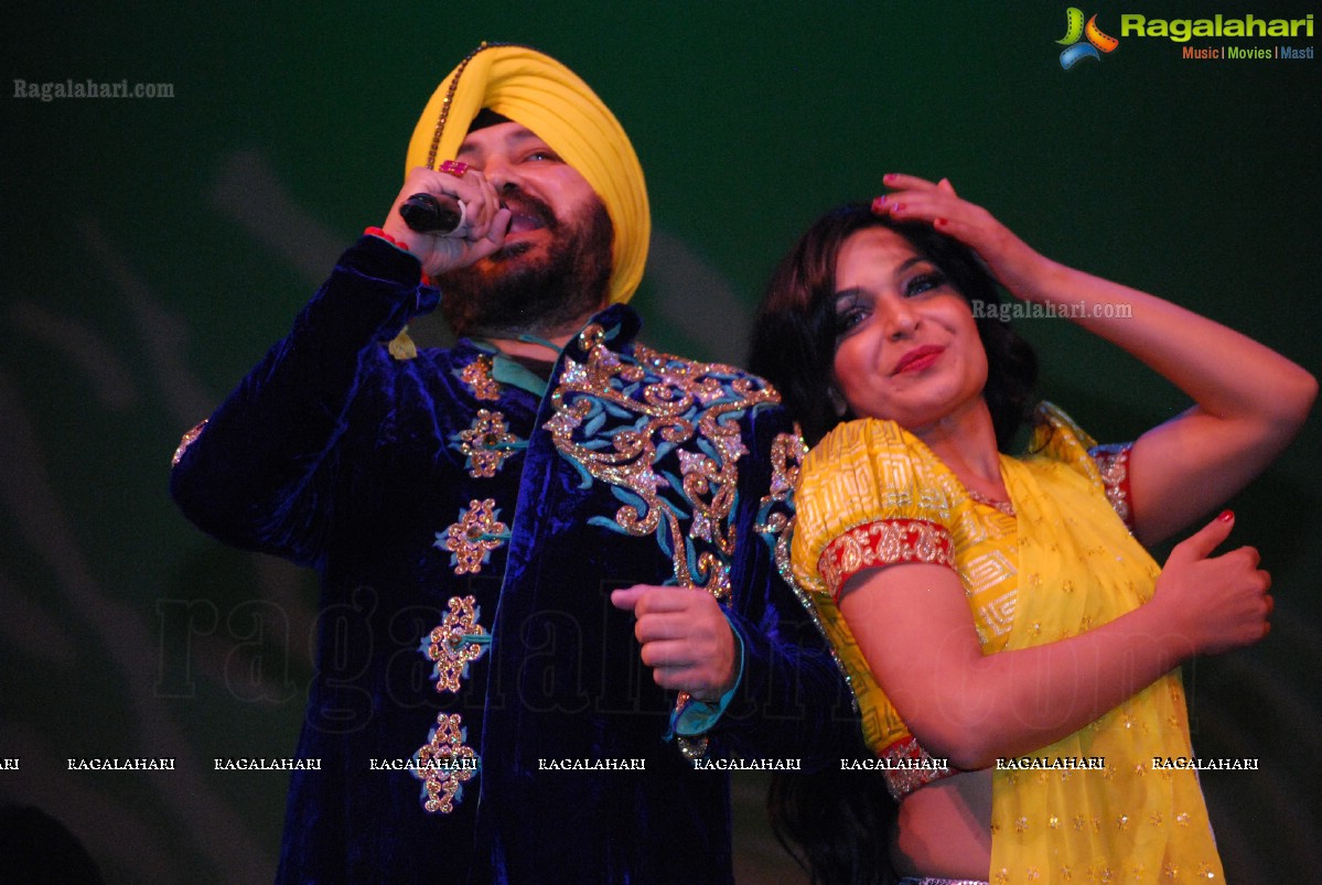 Daler Mehndi Tunak Tunak Live 2013 at Chabot College, Hayward, California, USA