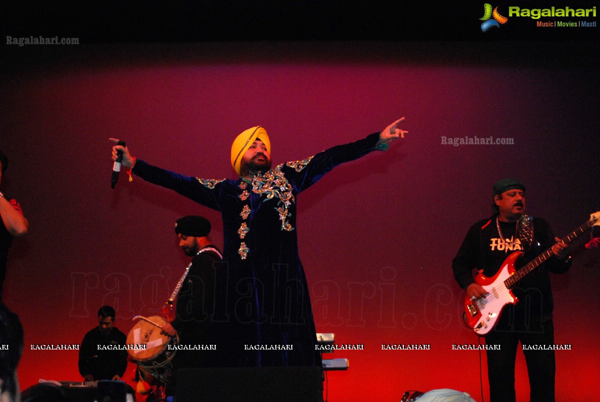 Daler Mehndi Tunak Tunak Live 2013 at Chabot College, Hayward, California, USA