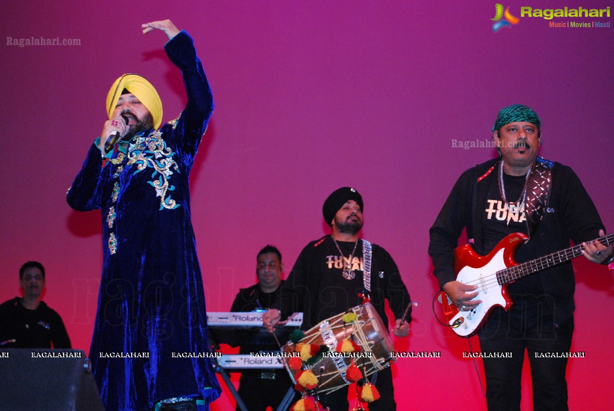 Daler Mehndi Tunak Tunak Live 2013 at Chabot College, Hayward, California, USA