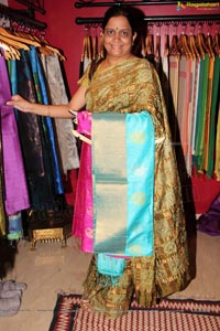 Gaurang's hand woven trunk show