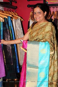 Gaurang's hand woven trunk show