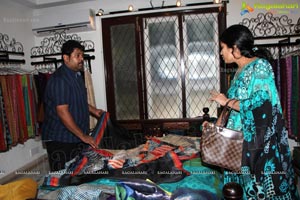 Gaurang's hand woven trunk show