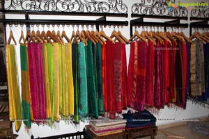 Gaurang's hand woven trunk show