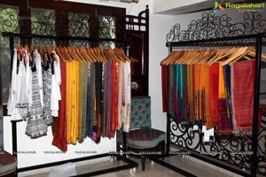 Gaurang's hand woven trunk show