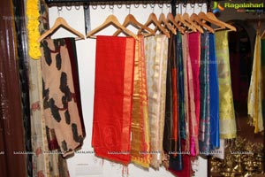 Gaurang's hand woven trunk show