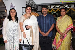 Gaurang's hand woven trunk show