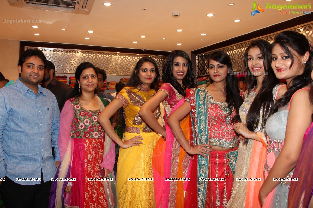 Navneet Kaur Dhillon launches Grandeur, Hyderabad