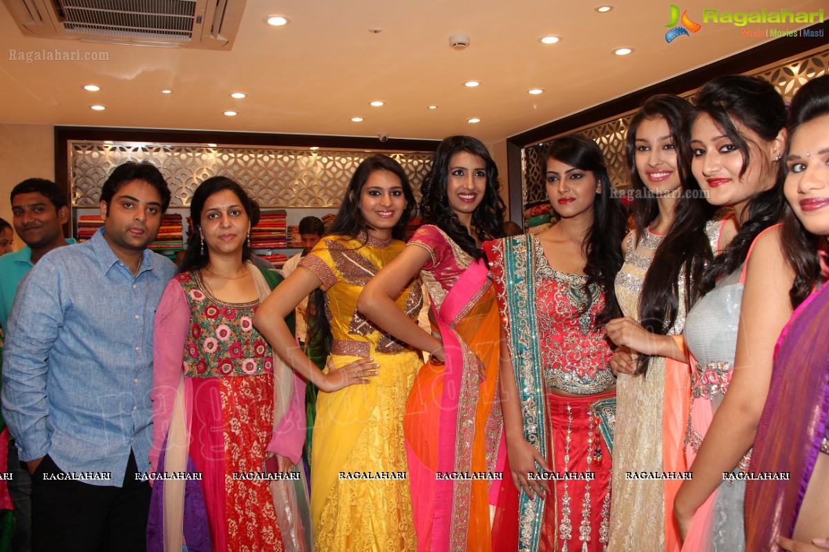 Navneet Kaur Dhillon launches Grandeur, Hyderabad