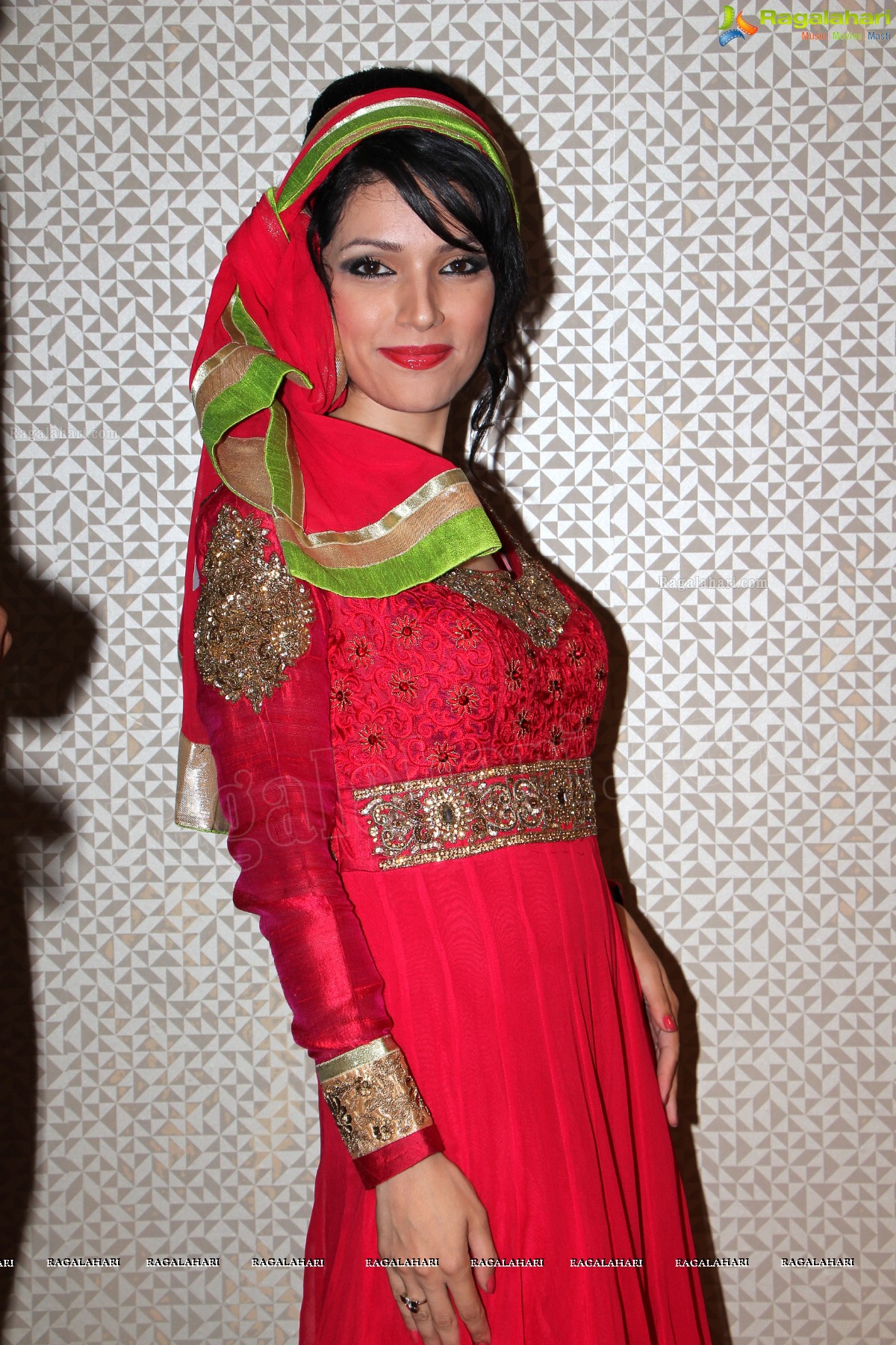 Navneet Kaur Dhillon launches Grandeur, Hyderabad