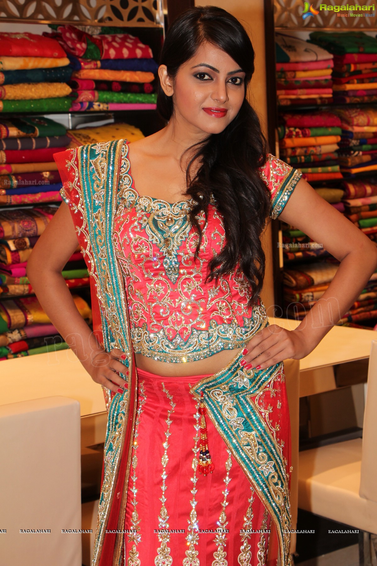 Navneet Kaur Dhillon launches Grandeur, Hyderabad