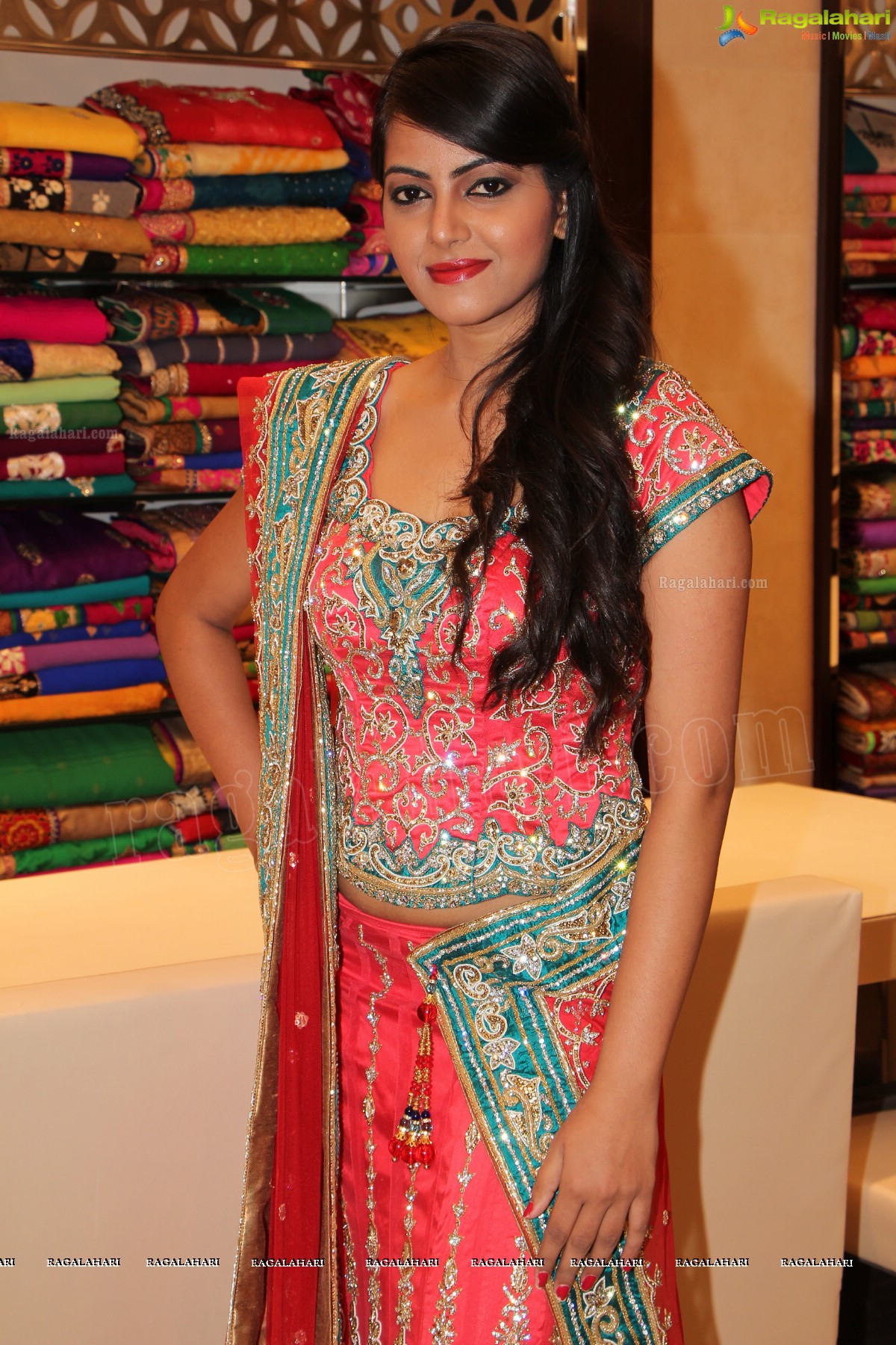 Navneet Kaur Dhillon launches Grandeur, Hyderabad