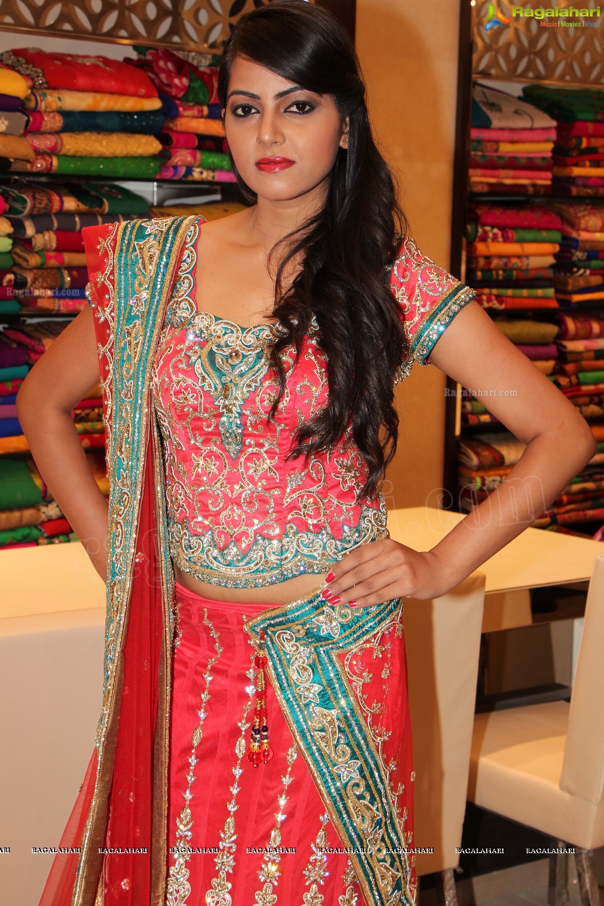 Navneet Kaur Dhillon launches Grandeur, Hyderabad