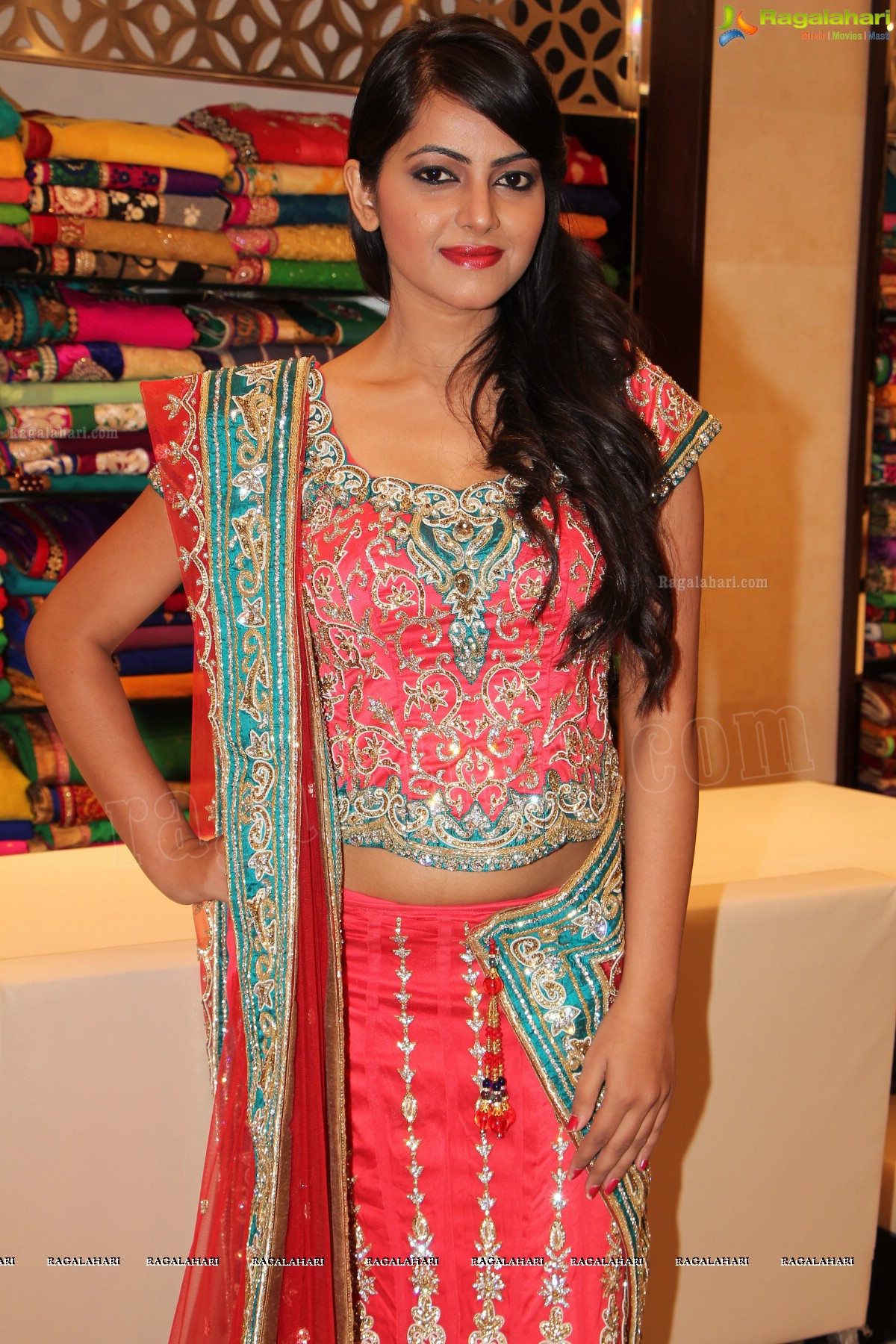 Navneet Kaur Dhillon launches Grandeur, Hyderabad