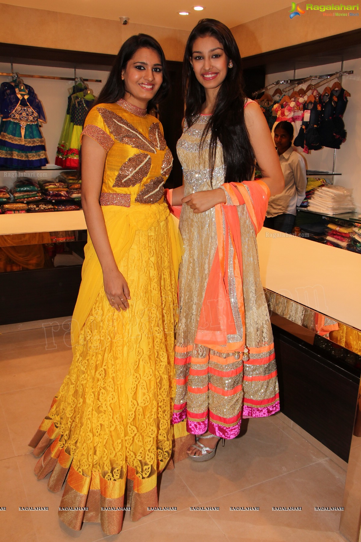 Navneet Kaur Dhillon launches Grandeur, Hyderabad