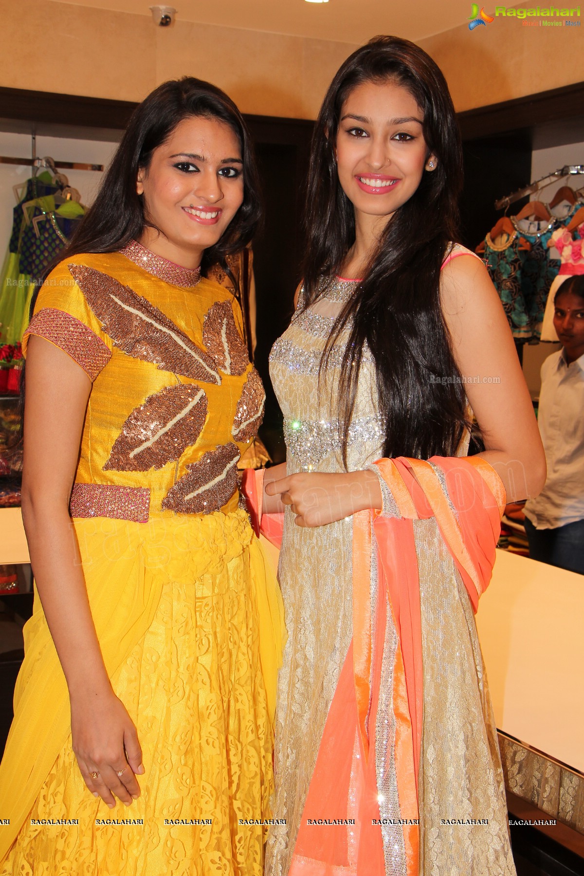 Navneet Kaur Dhillon launches Grandeur, Hyderabad