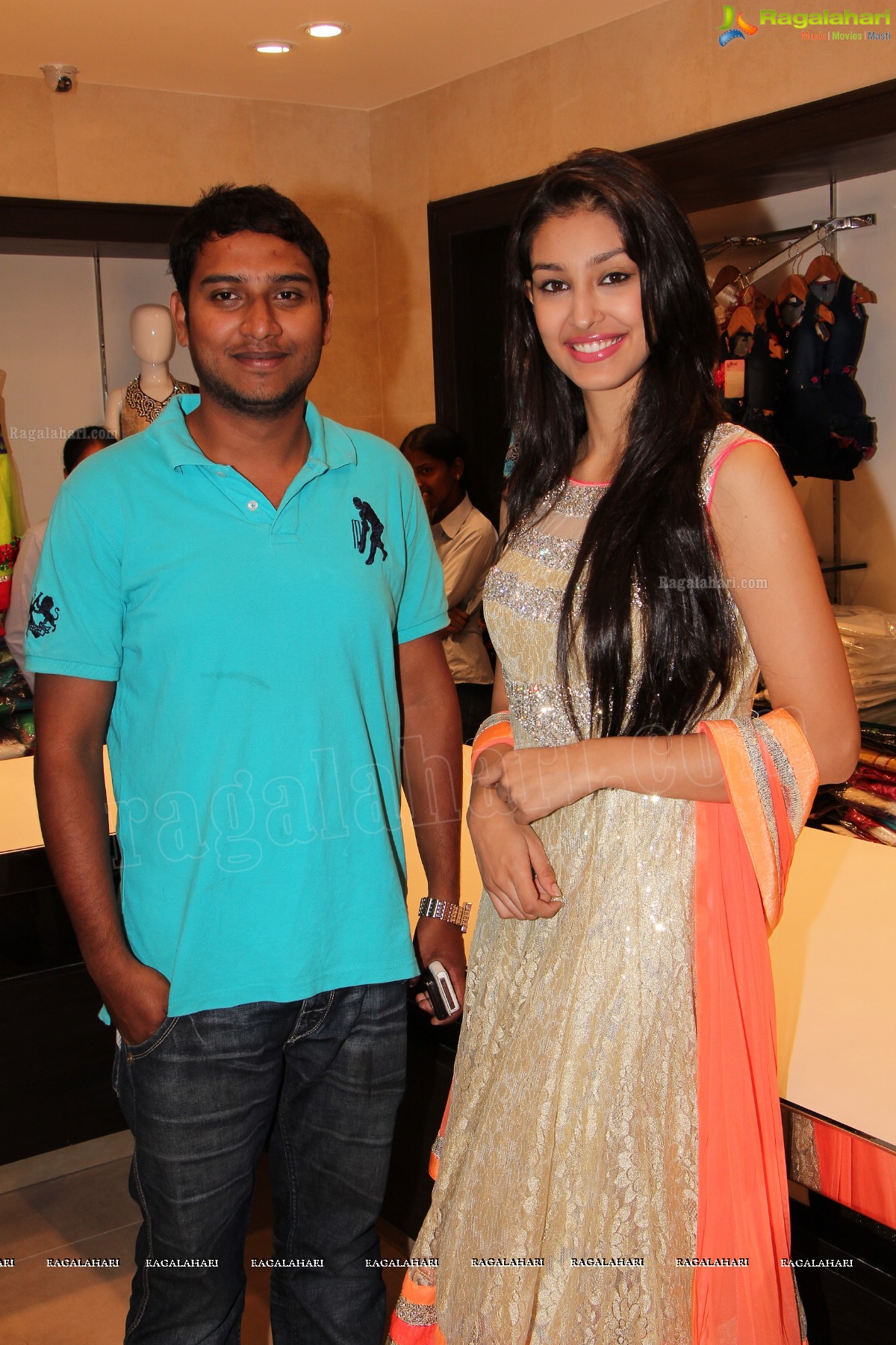 Navneet Kaur Dhillon launches Grandeur, Hyderabad