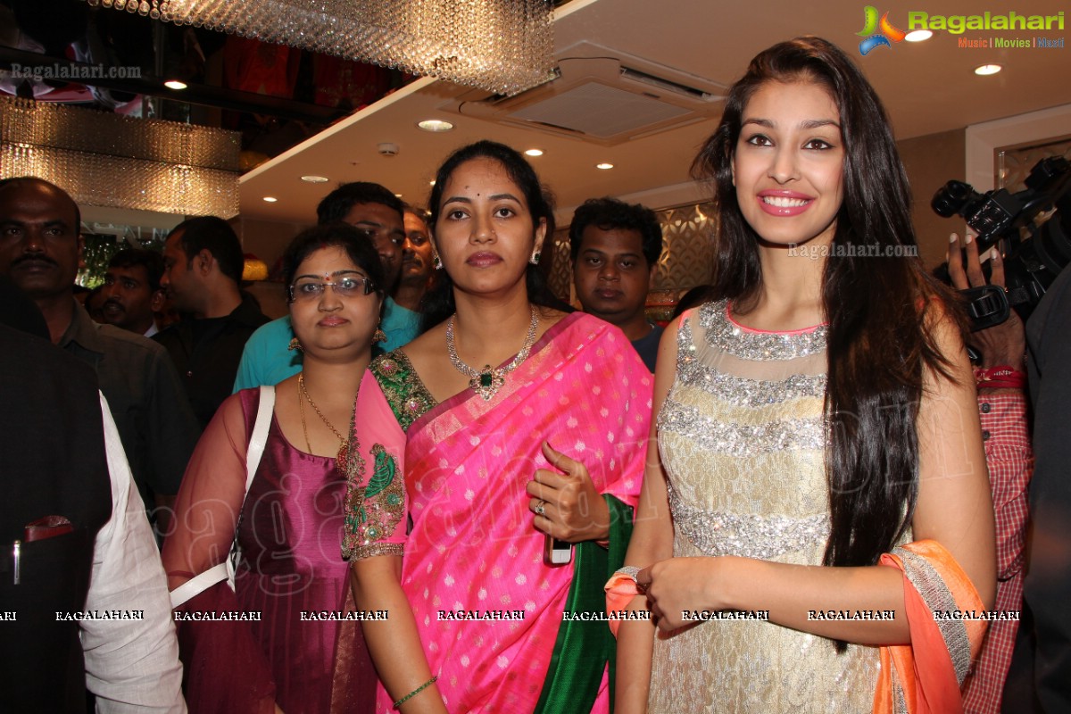 Navneet Kaur Dhillon launches Grandeur, Hyderabad