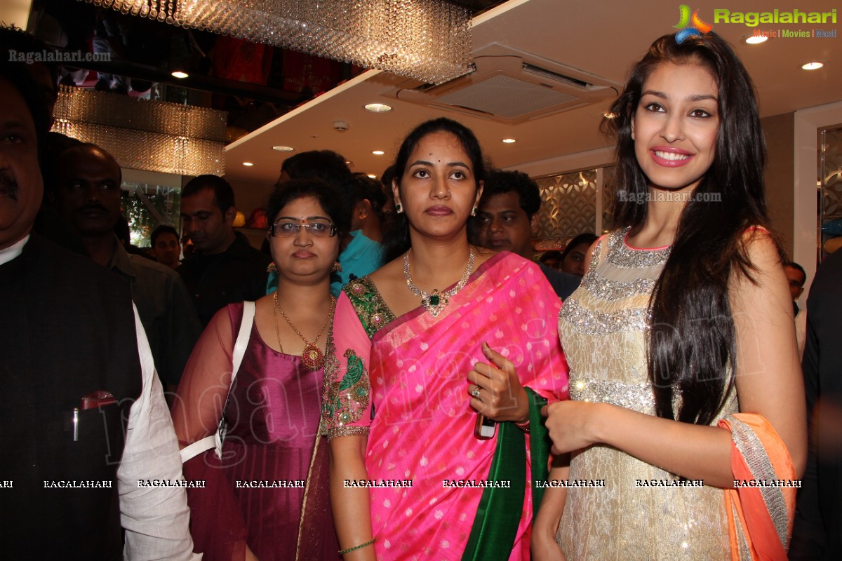 Navneet Kaur Dhillon launches Grandeur, Hyderabad