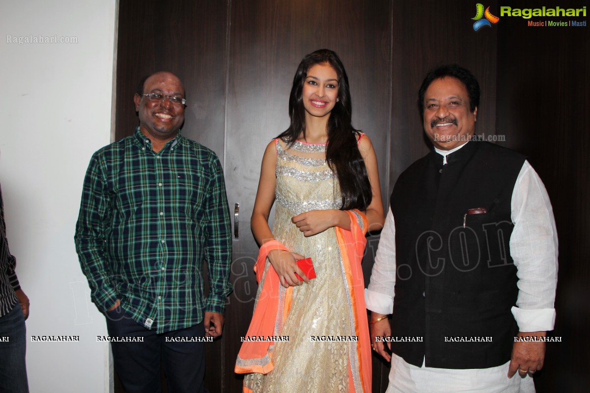 Navneet Kaur Dhillon launches Grandeur, Hyderabad