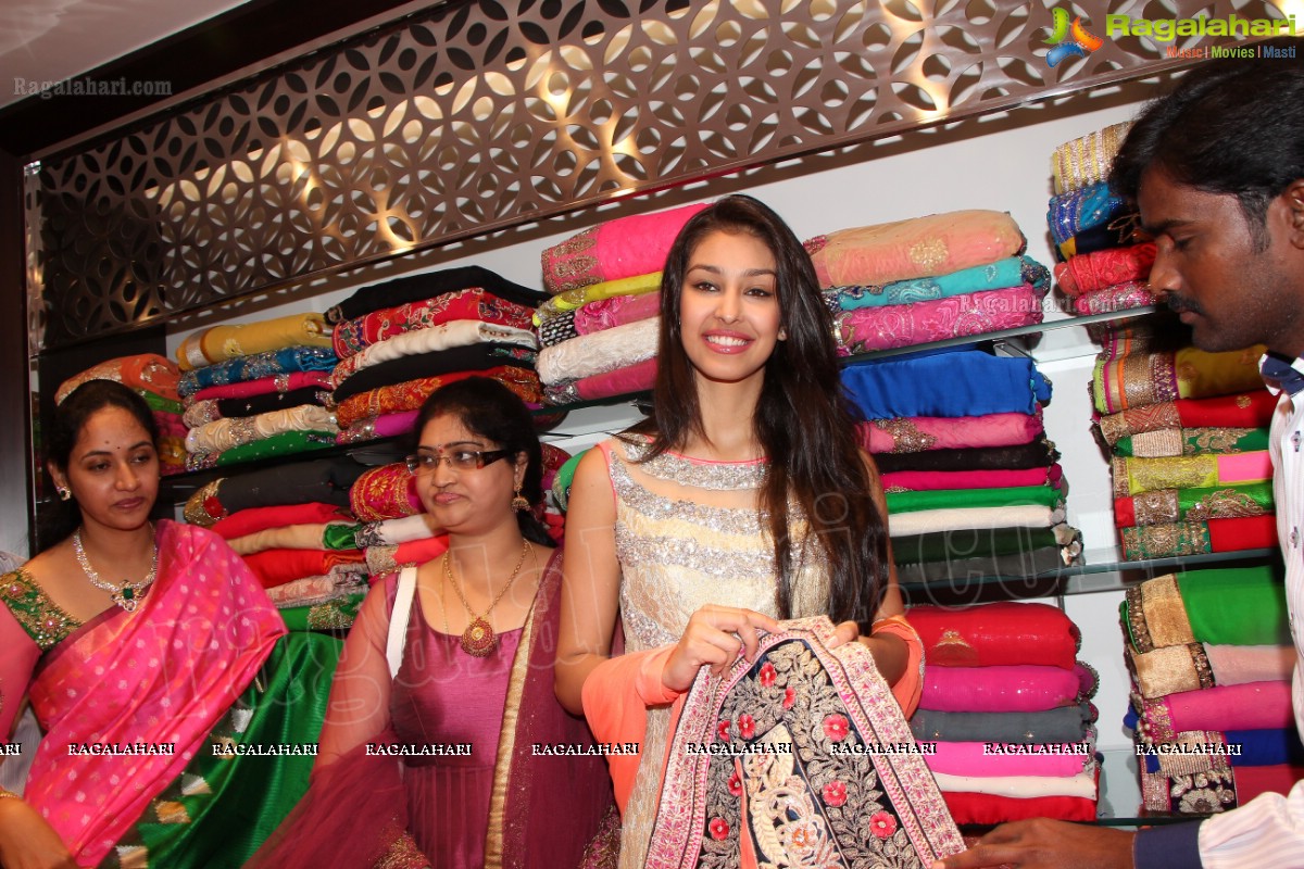 Navneet Kaur Dhillon launches Grandeur, Hyderabad