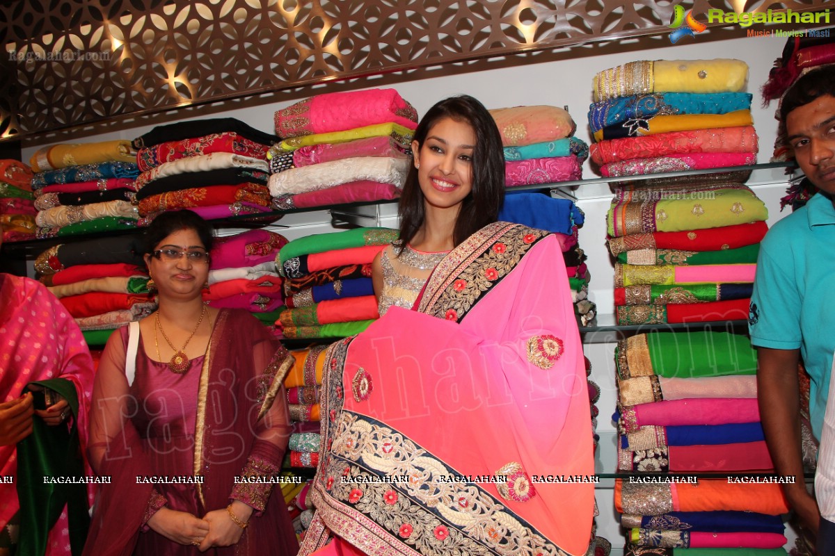 Navneet Kaur Dhillon launches Grandeur, Hyderabad