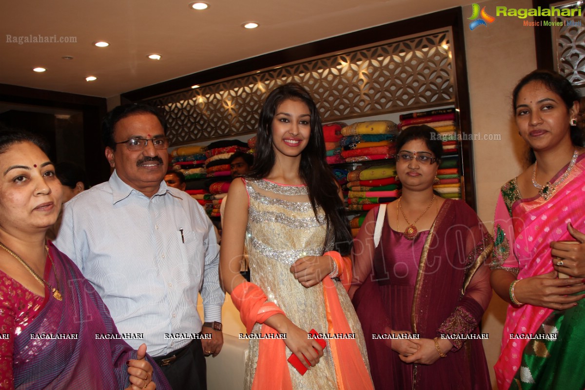 Navneet Kaur Dhillon launches Grandeur, Hyderabad