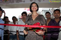 Hamsa Nandini launches Saberi's 13th Optical Showroom