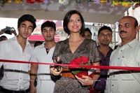 Hamsa Nandini launches Saberi's 13th Optical Showroom