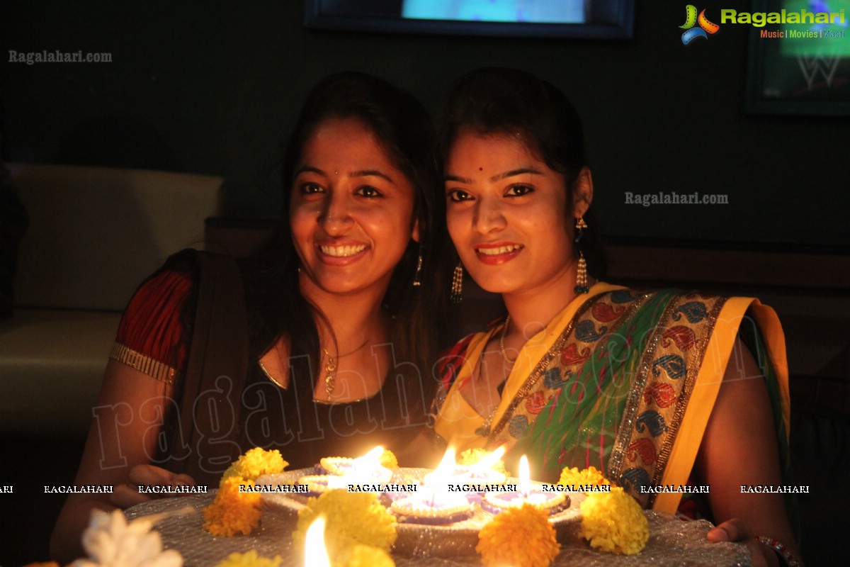 Hamstech's Grand Diwali Party 2013 at 10 Lounge, Secunderabad