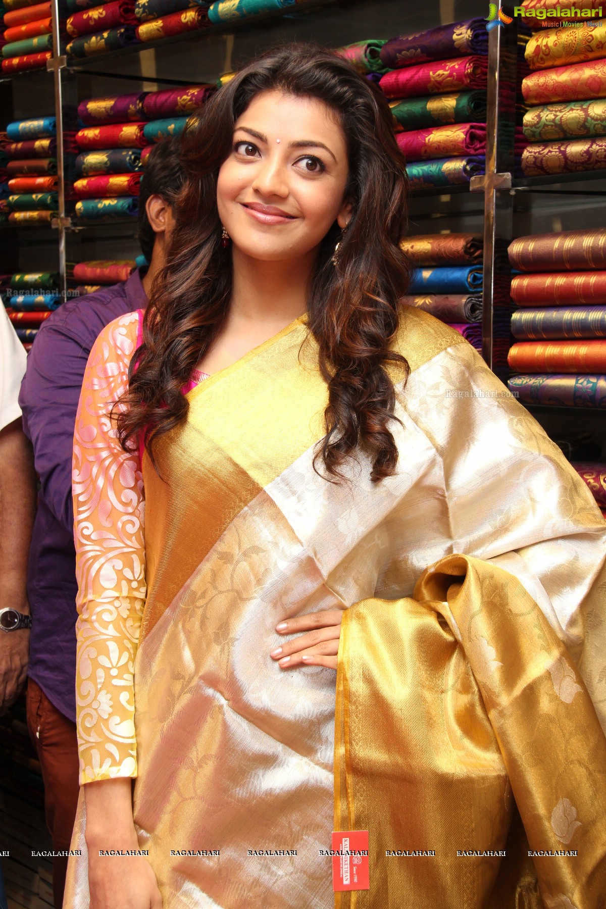 Kajal Aggarwal inagurates Kalanikethan at Kothapet, Hyderabad