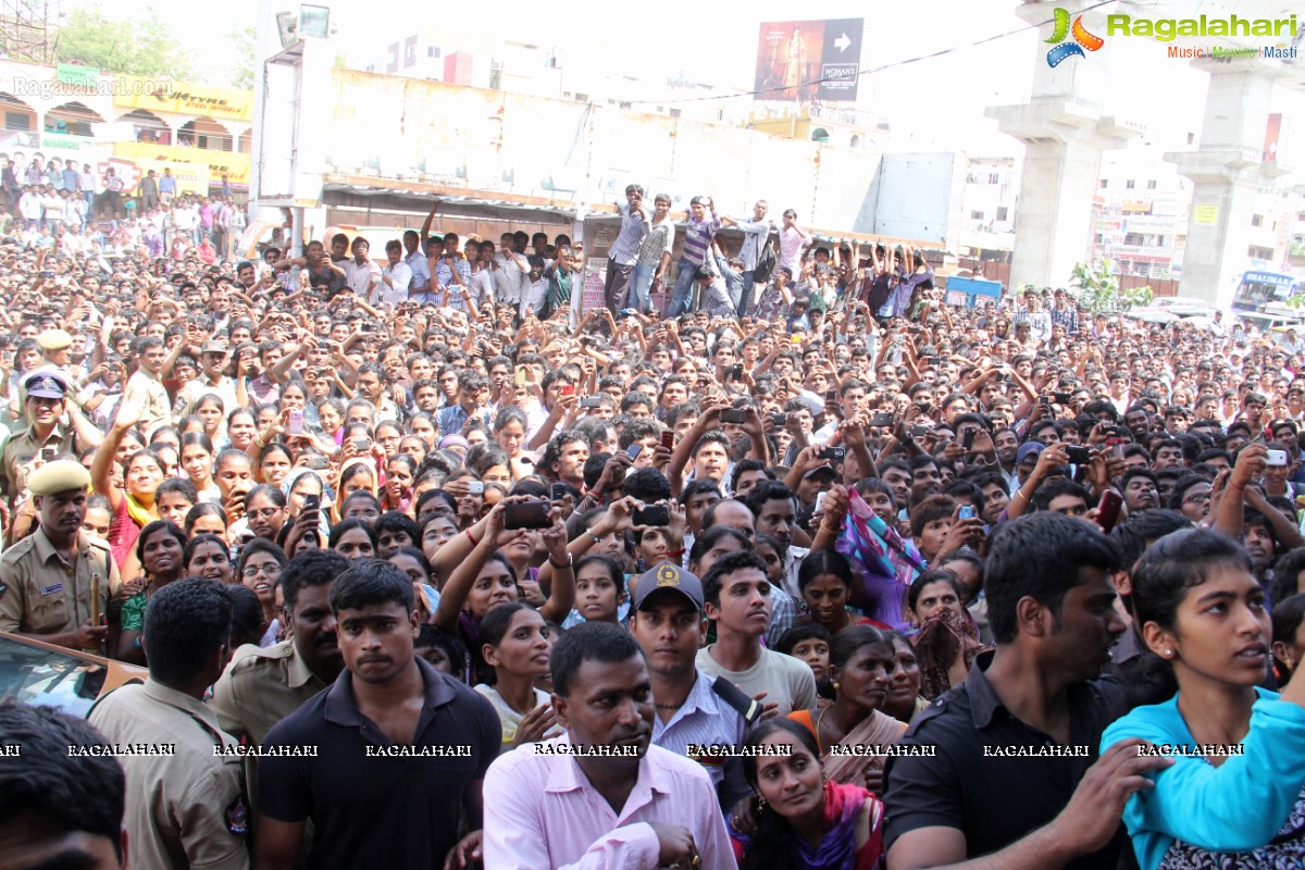 Kajal Aggarwal inagurates Kalanikethan at Kothapet, Hyderabad