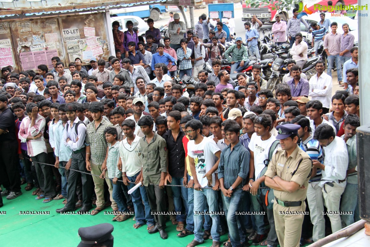 Kajal Aggarwal inagurates Kalanikethan at Kothapet, Hyderabad