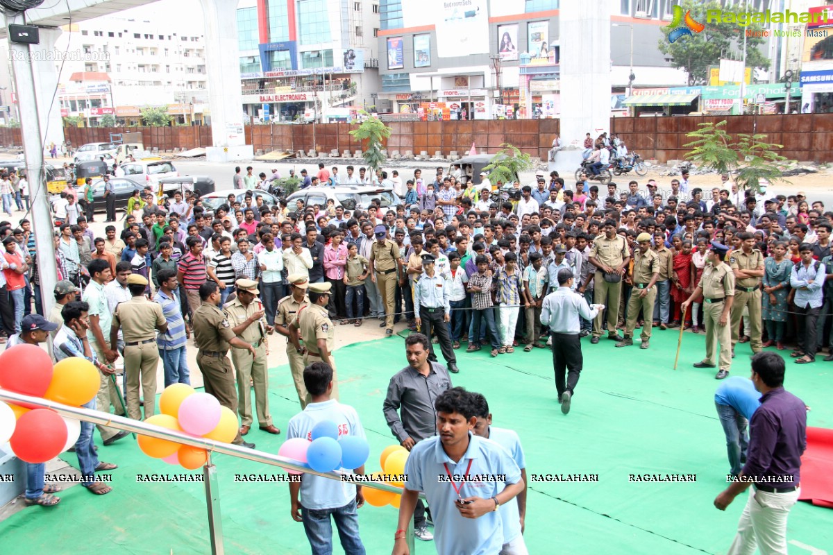 Kajal Aggarwal inagurates Kalanikethan at Kothapet, Hyderabad