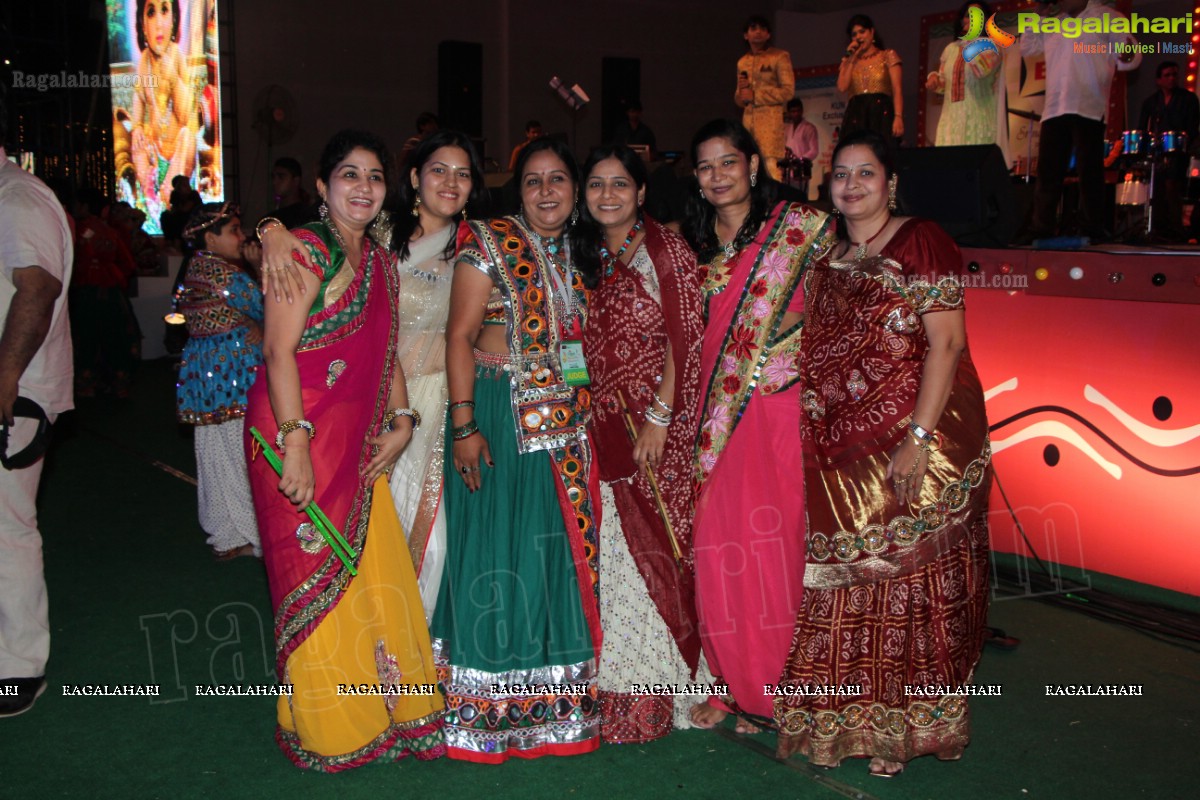 Legend Navratri Utsav 2013 Grand Finale - Judge: Bina Mehta