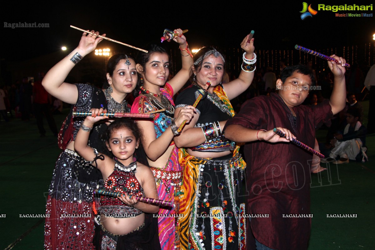 Legend Navratri Utsav 2013 Grand Finale - Judge: Bina Mehta