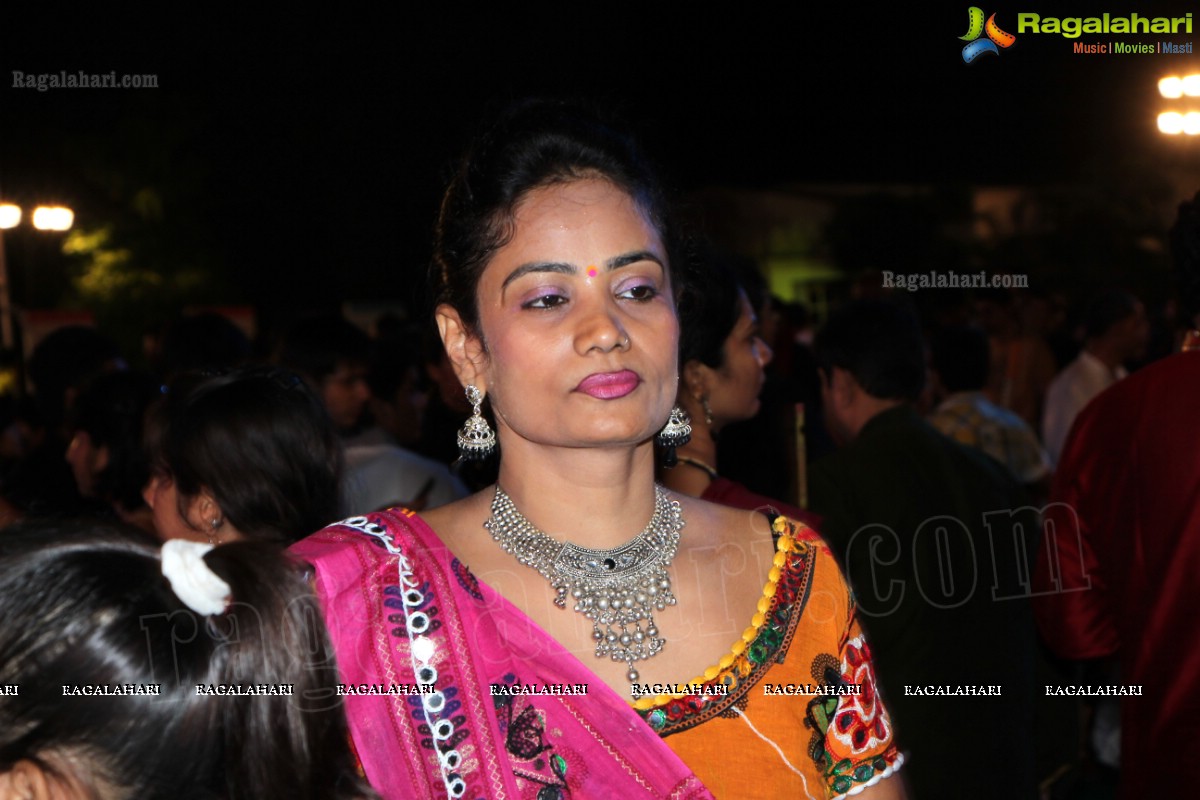 Legend Navratri Utsav 2013 Grand Finale - Judge: Bina Mehta