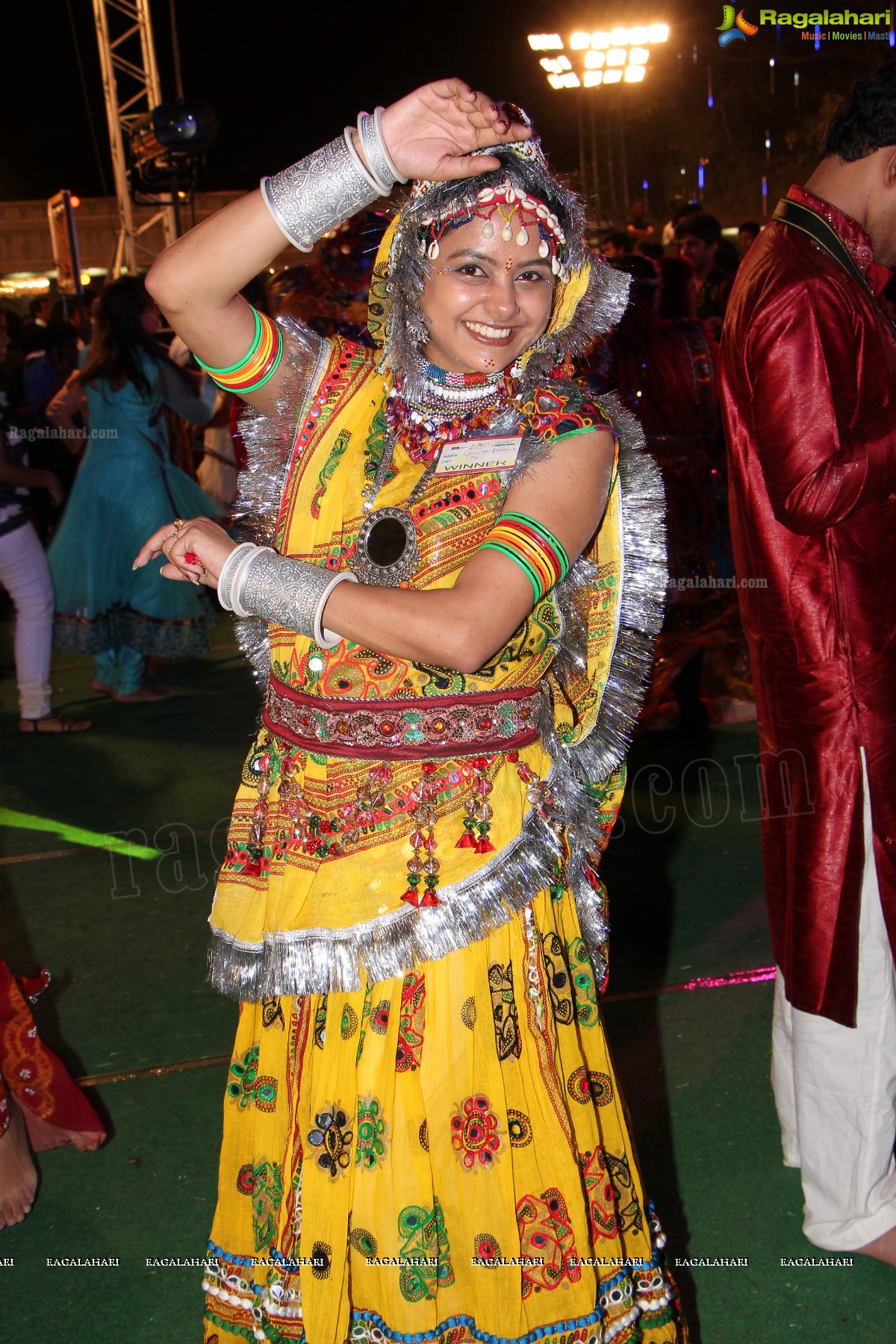 Legend Navratri Utsav 2013 Grand Finale - Judge: Bina Mehta