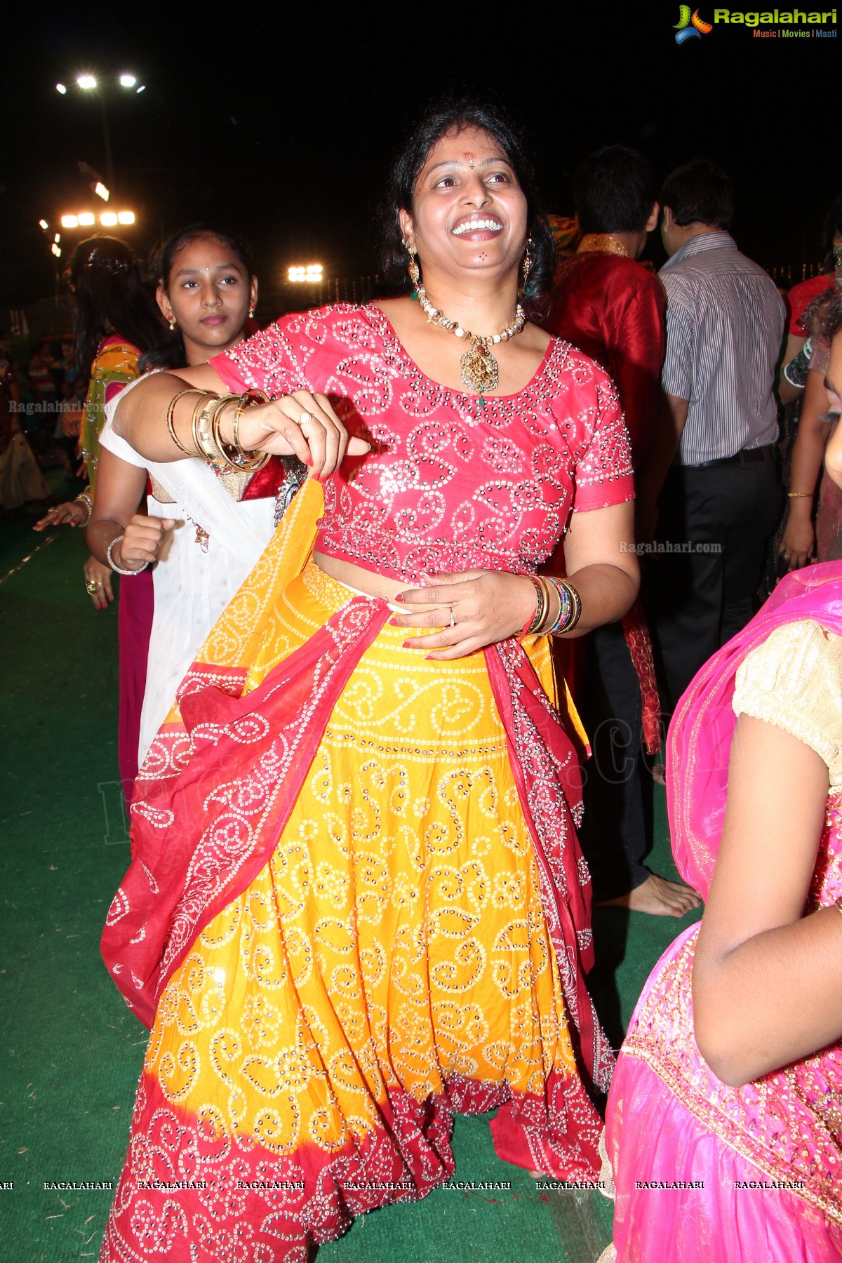 Legend Navratri Utsav 2013 Grand Finale - Judge: Bina Mehta