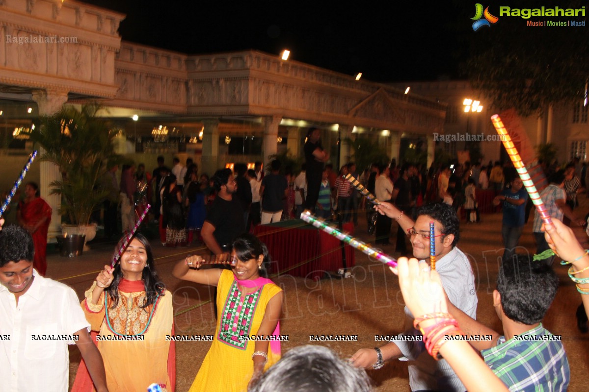 Legend Navratri Utsav 2013 Grand Finale - Judge: Bina Mehta