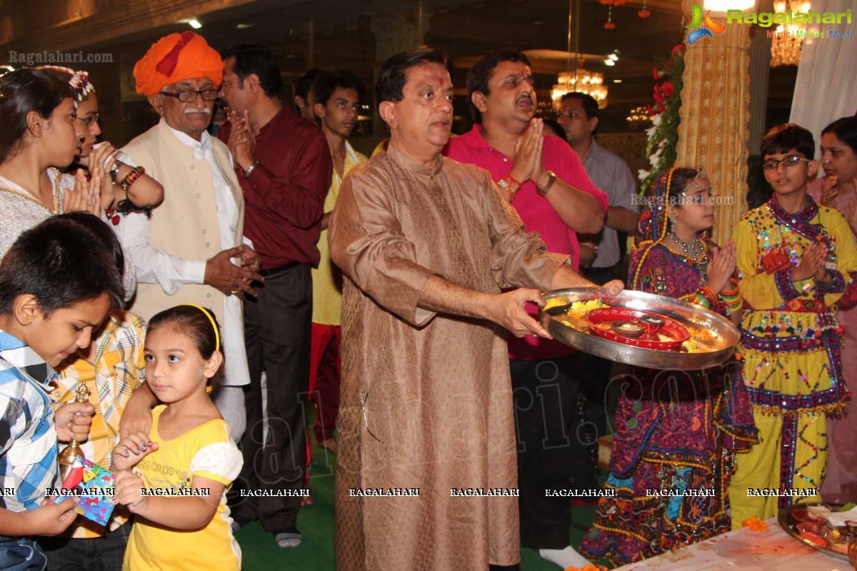 Legend Navratri Utsav 2013 Grand Finale - Judge: Bina Mehta