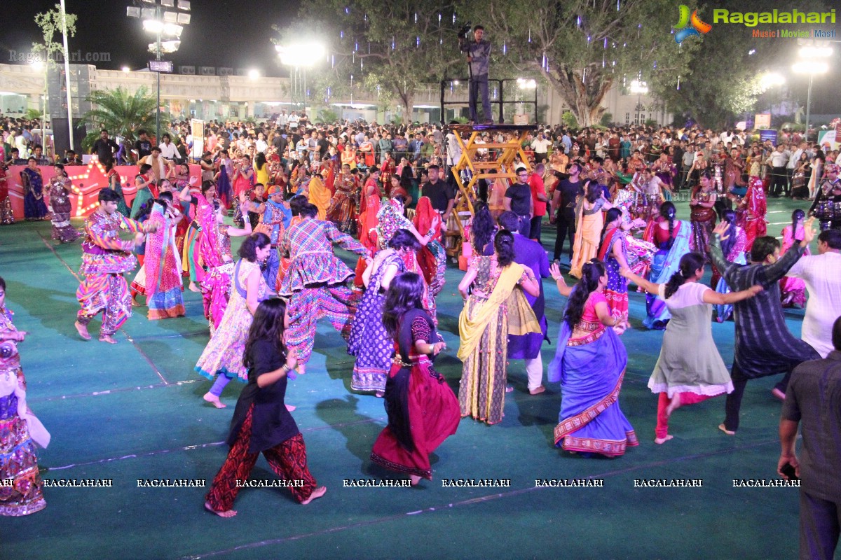 Legend Navratri Utsav 2013 Photos