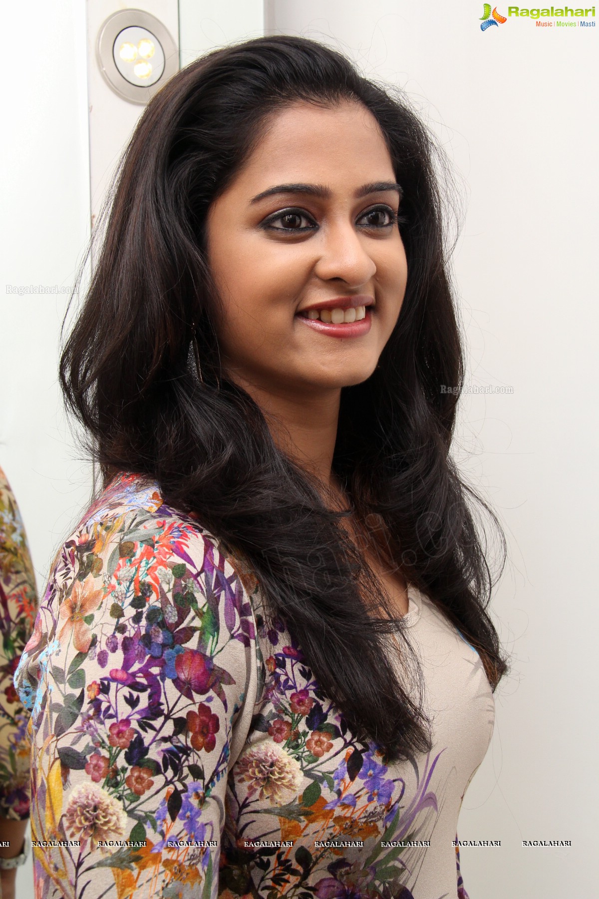 Nanditha launches Naturals Family Salon at Ameerpet, Hyderabad