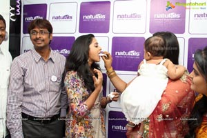 Nandita launches Naturals Ameerpet, Hyd