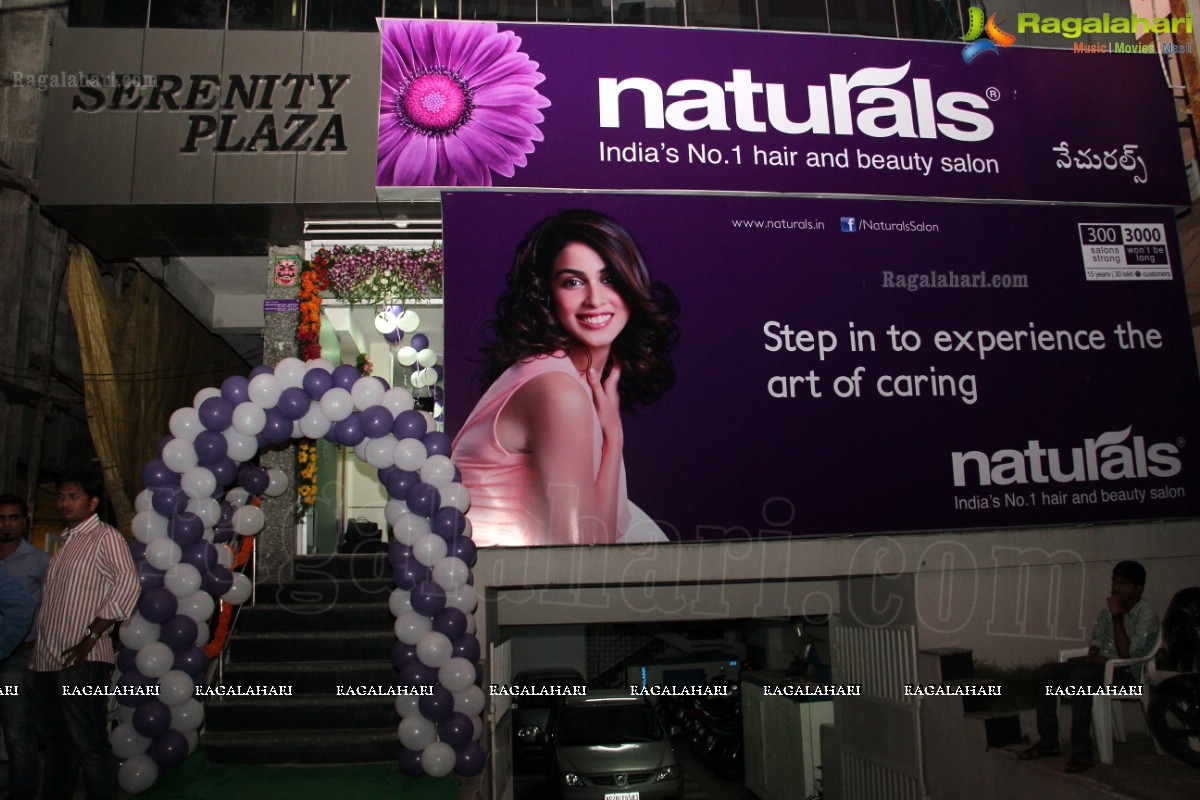 Nanditha launches Naturals Family Salon at Ameerpet, Hyderabad