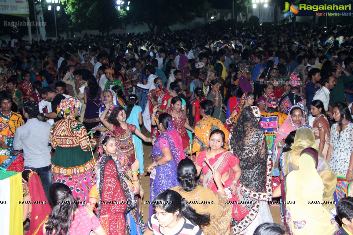 Navratri Dandiya Utsav 2013 Season 3 by Nandu Bilal at Mallareddy Gardens, Hyderabad