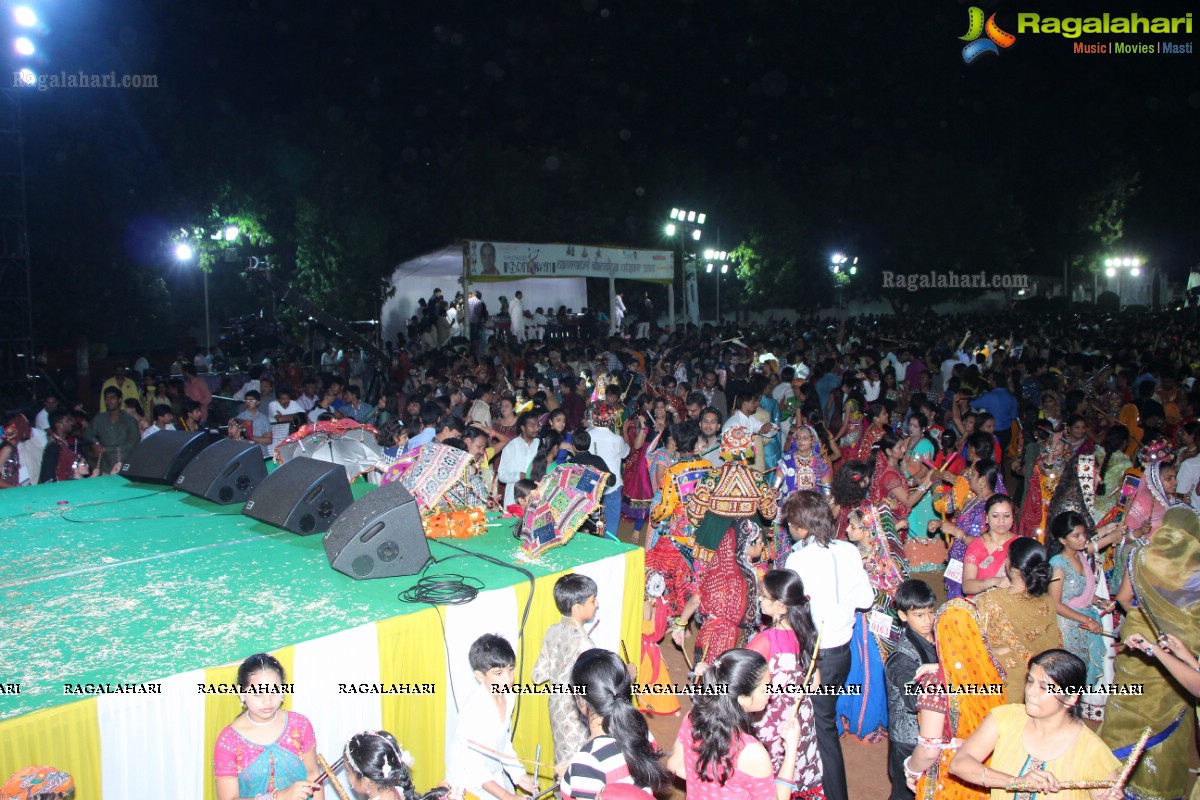 Navratri Dandiya Utsav 2013 Season 3 by Nandu Bilal at Mallareddy Gardens, Hyderabad