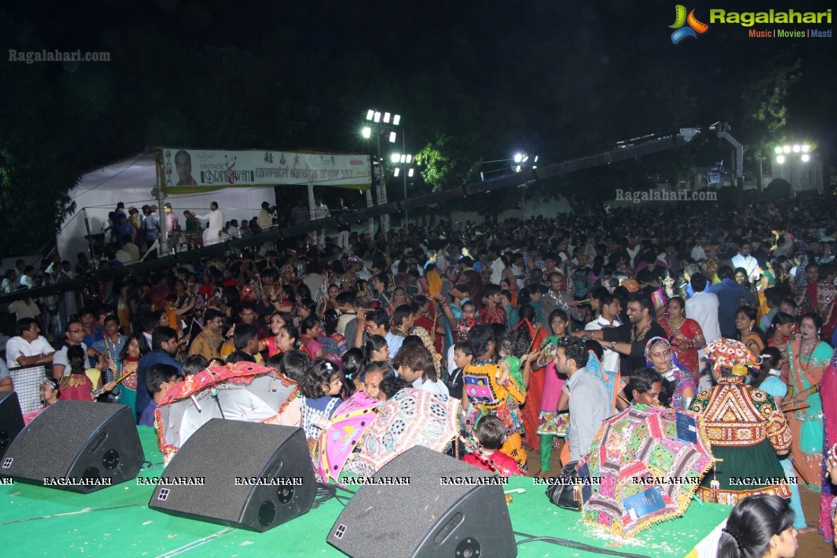 Navratri Dandiya Utsav 2013 Season 3 by Nandu Bilal at Mallareddy Gardens, Hyderabad