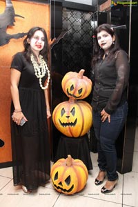 Se La Vie Halloween Party